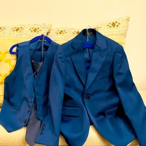 Gently Used Boys 4-Pc Suit